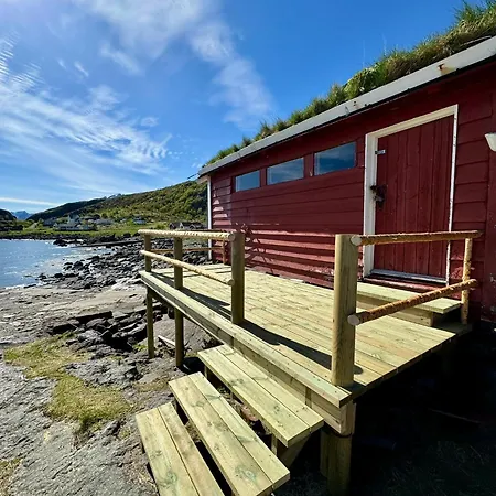 Fiskevaeret Nesland Guest house *
