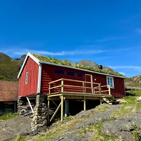 Fiskevaeret Nesland Guest house *