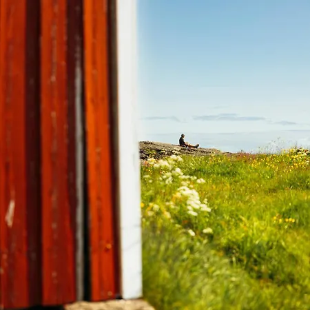 Fiskevaeret Nesland Gjestgiverier Kvalvik (Nordland)