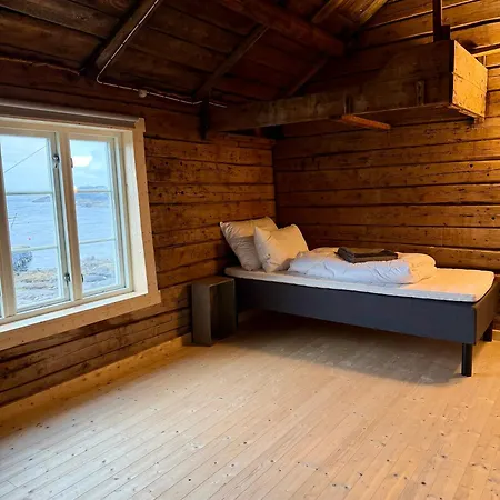 Fiskevaeret Nesland Kvalvik (Nordland)