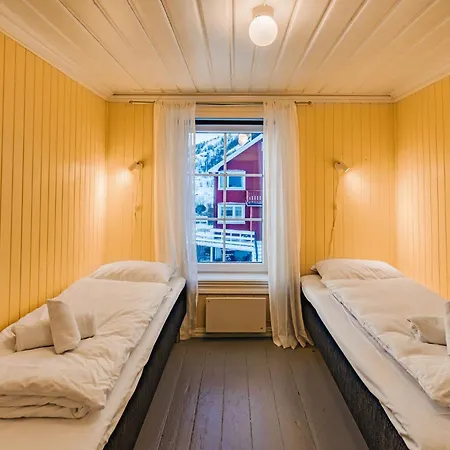 Fiskevaeret Nesland * Kvalvik (Nordland)